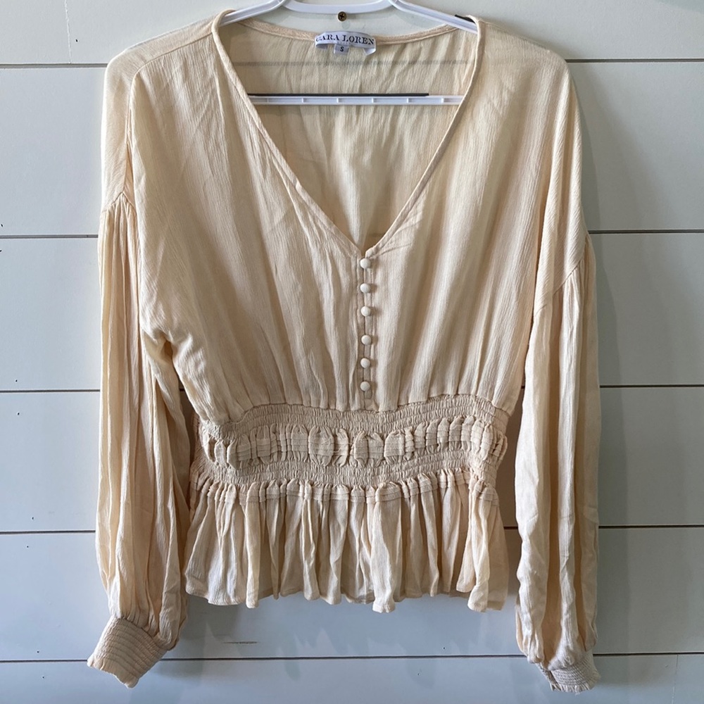 CARA LOREN. Cream blouse